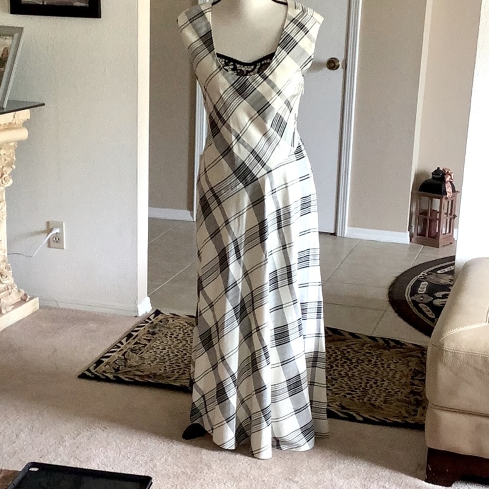 Ivory/Black fluid Plaid Dress.                 #J0506613